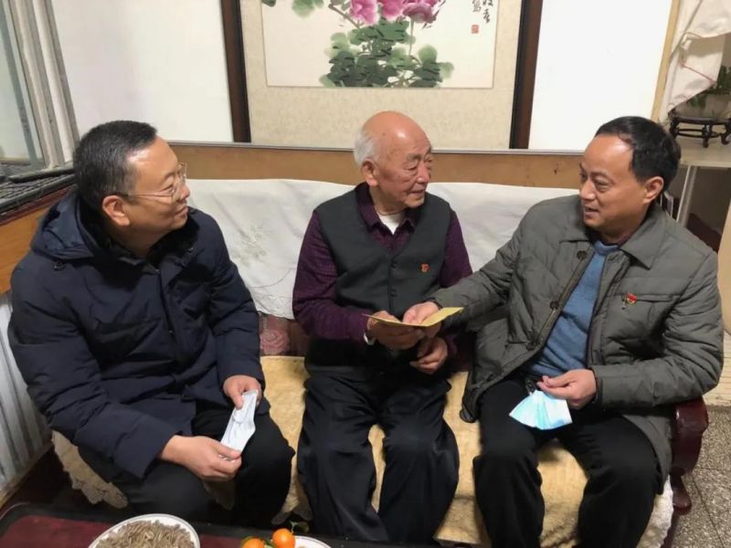 弘義集團開展春節(jié)前走訪慰問生活困難黨員、老黨員、老干部活動